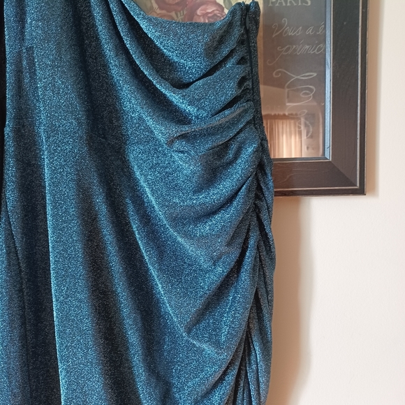 Blue dress, long with shimmer and one shoulder, side zipper with slit on side. - Picture 3 of 6